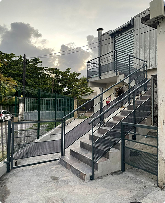 Garde-corps en acier sur mesure réalisé en Martinique