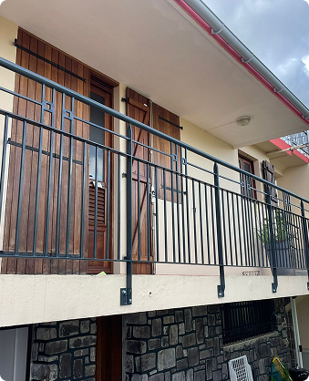 Barrière inox pour balcon fabriquée par Soudure Service Martinique